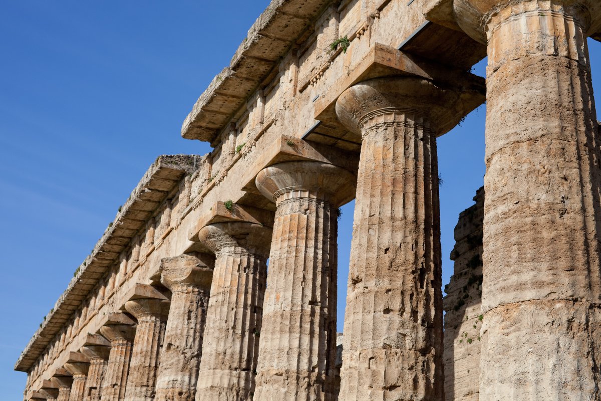 Atena temple colonnade (Paestum, Italy)